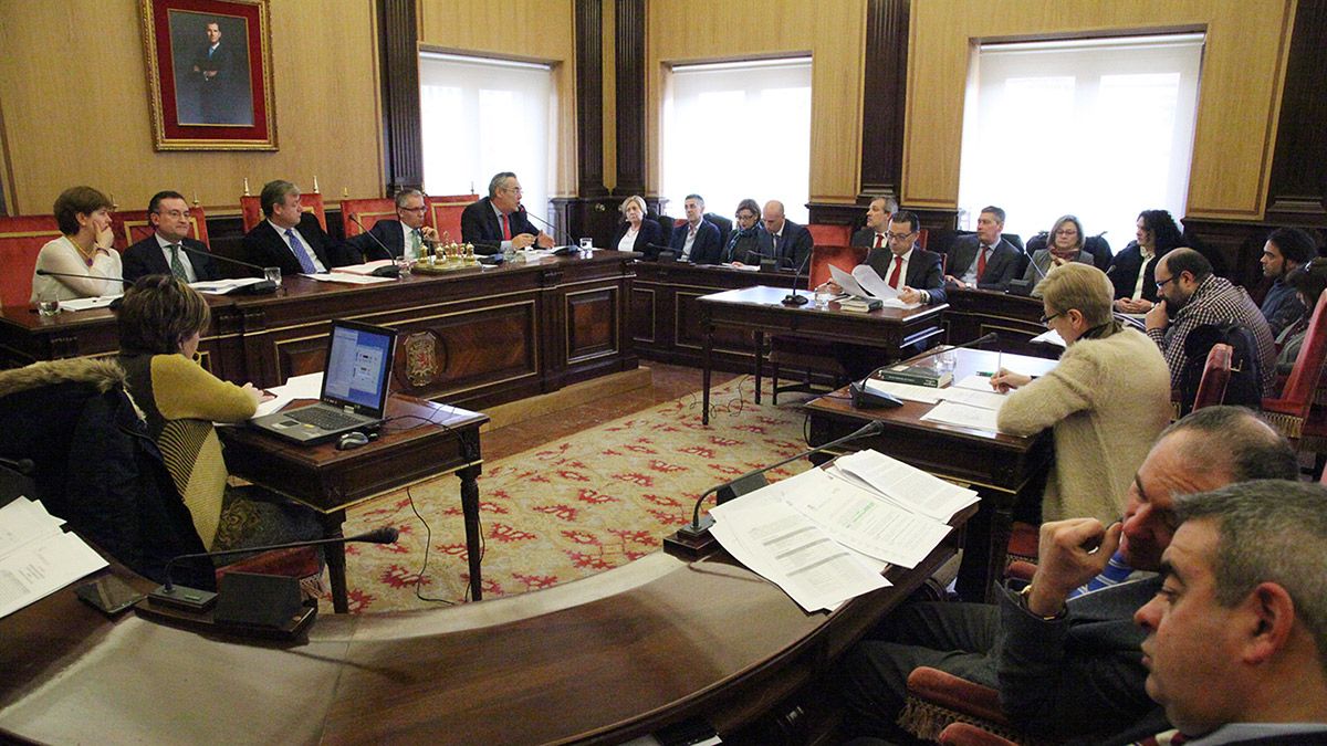 Imagen del pleno celebrado este viernes en el Ayuntamiento de León.