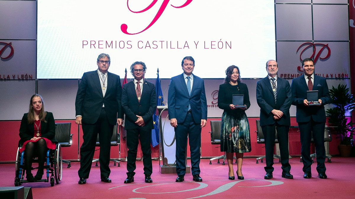 La Bañeza se viste de gala para acoger los Premios Castilla y León La Bañeza se viste de gala para acoger los Premios Castilla y León