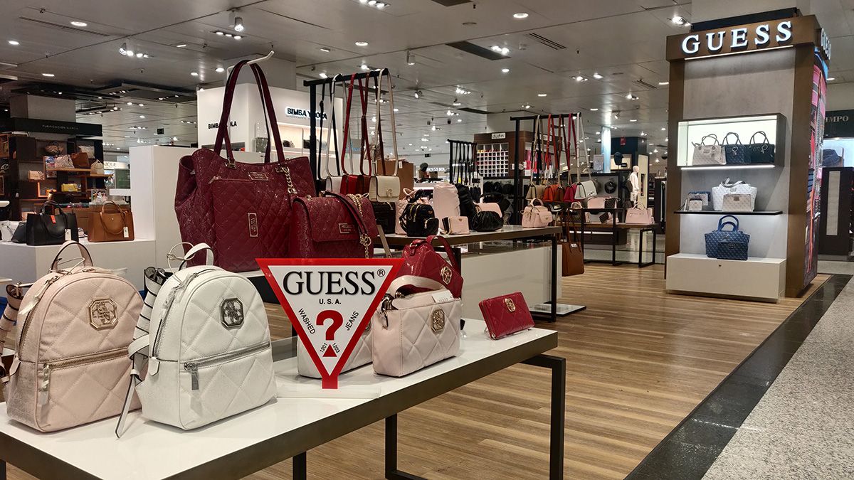 La marca Guess se incorpora a la oferta de El de León