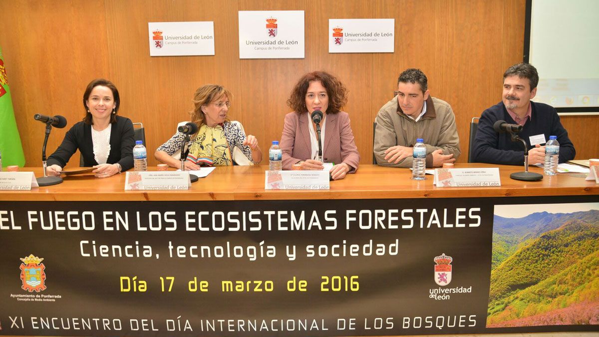 La alcaldesa de Ponferrada participó este jueves en la inauguración del Encuentro del Día Internacional de los Bosques. | QUINITO