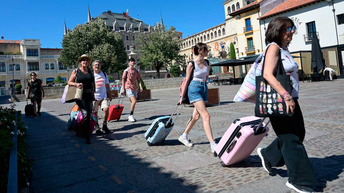 A proximidade com Portugal continua a chamar os leoneses a viajar