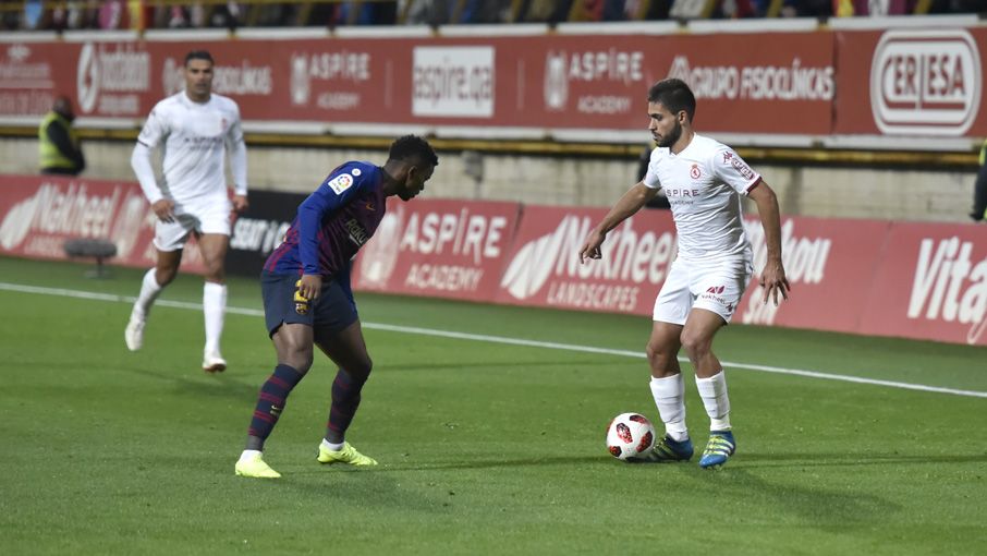Toño, durante un lance del choque frente al FC Barcelona. | SAÚL ARÉN