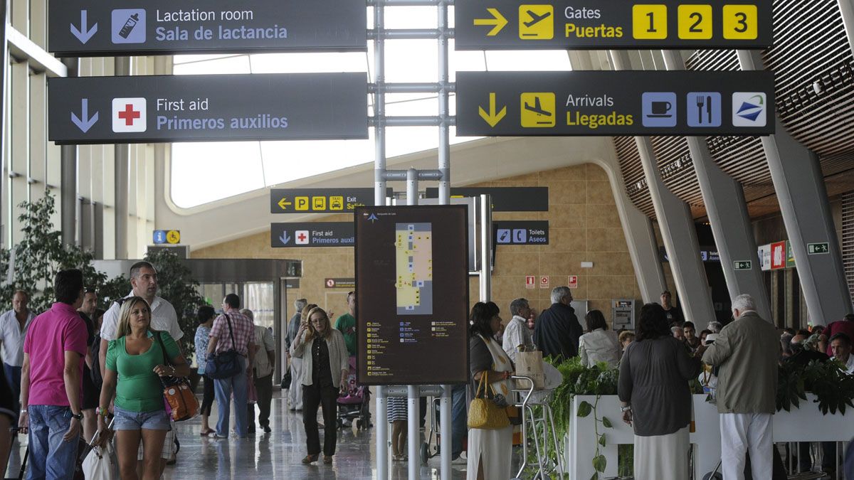 La época estival suele ser la de mayor actividad en el aeropuerto de León. | MAURICIO PEÑA