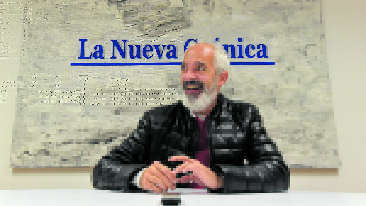 Jesús Gonzalo de Grado, coordinador del Área de Ingeniería Aeroespacial de la ULE, durante la entrevista. | SAÚL ARÉN