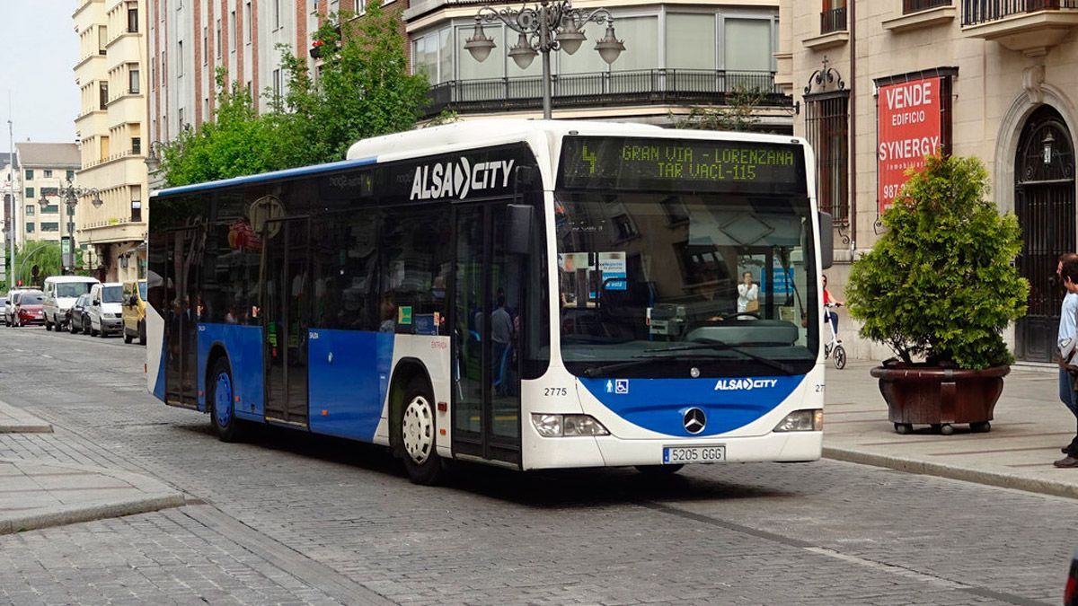 Imagen de uno de los autobuses urbanos que circulan por León | L.N.C.