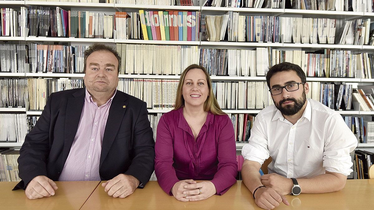 De izquierda a derecha, Álvaro Izquierdo, María José González Lobato y Alejandro Cabeza Prieto. | SAÚL ARÉN