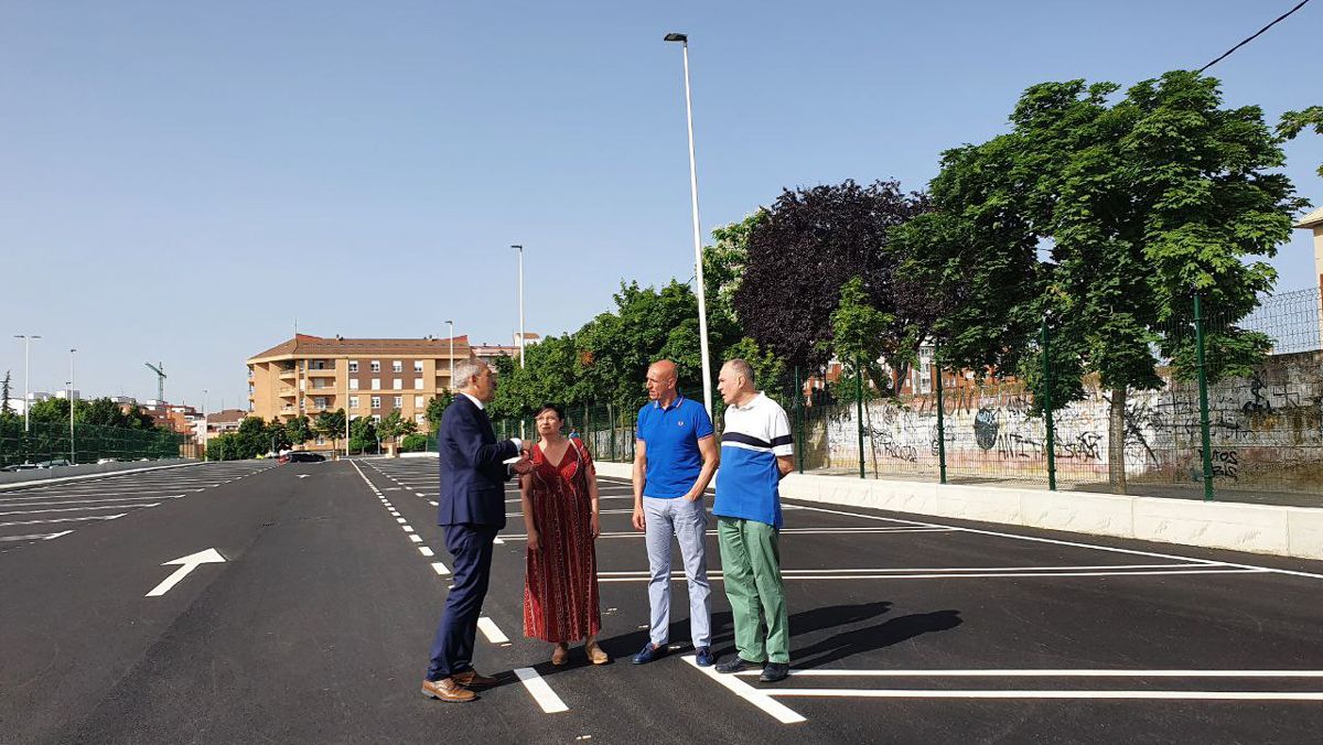 Varios representantes del Ayuntamiento de León han inaugurado este espacio. | L.N.C.