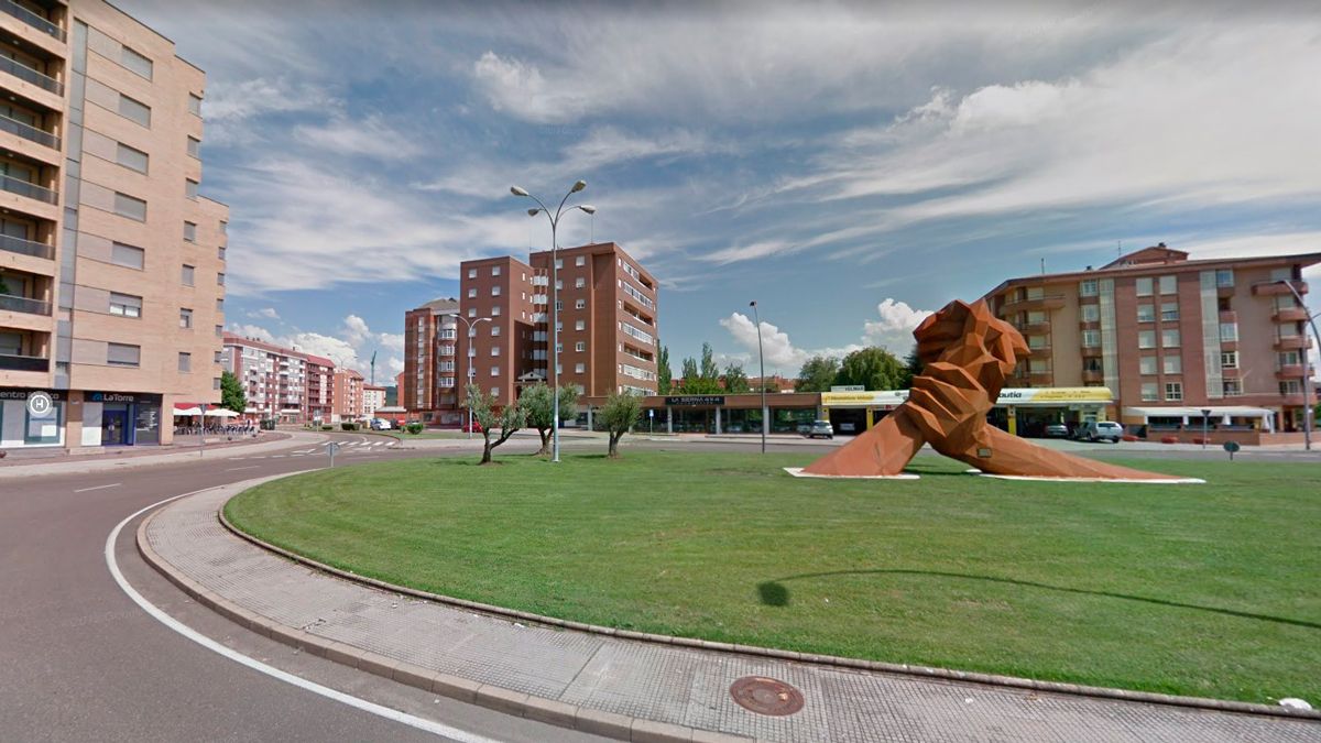 El sucesos se produjo en la confluencia entre las avenidas Príncipe de Asturias y Universidad. | GOOGLE MAPS