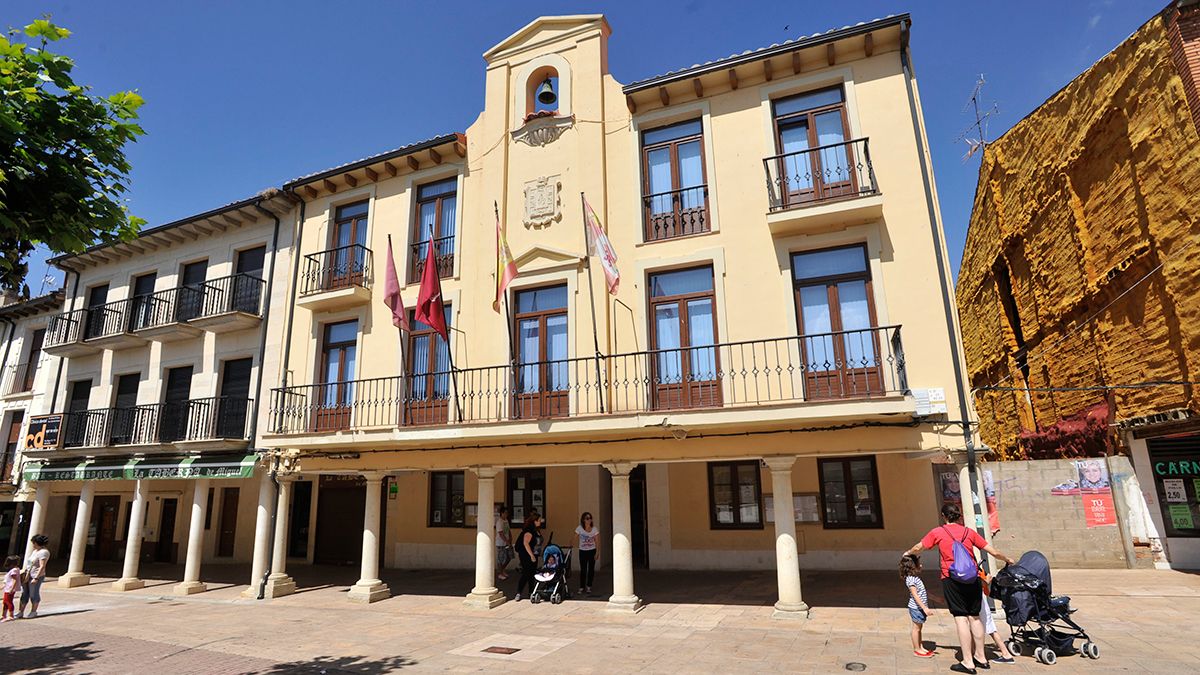 El Ayuntamiento de Sahagún acaba la legislatura con tan solo tres ediles en el equipo de gobierno.