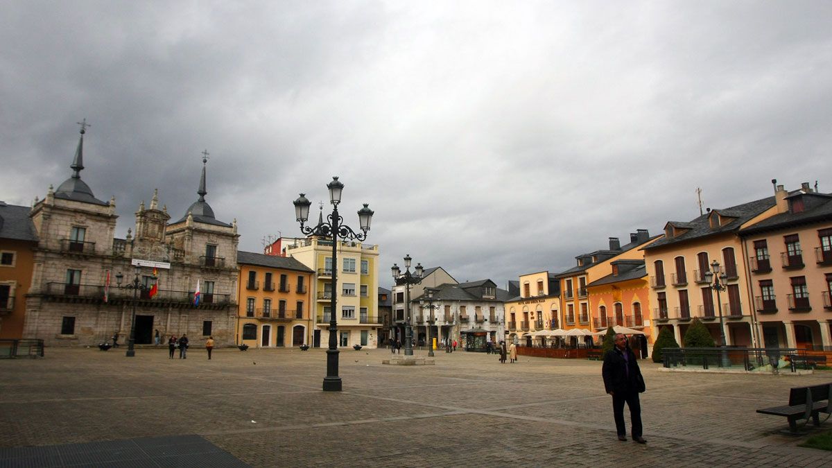 La Plaza del Ayuntamiento de Ponferrada, en una imagen de archivo. | L.N.C.