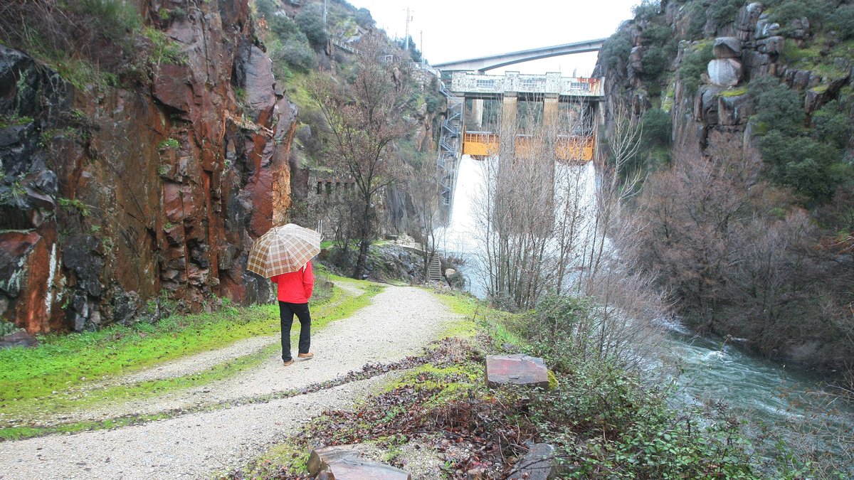 Imagen de archivo de la presa de la Fuente del Azufre de Ponferrada. | Ical