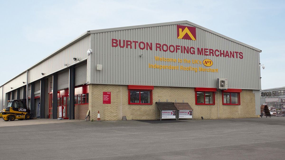 La compra se produce a través de la filiar de Cupa Burton Roofing Merchants.