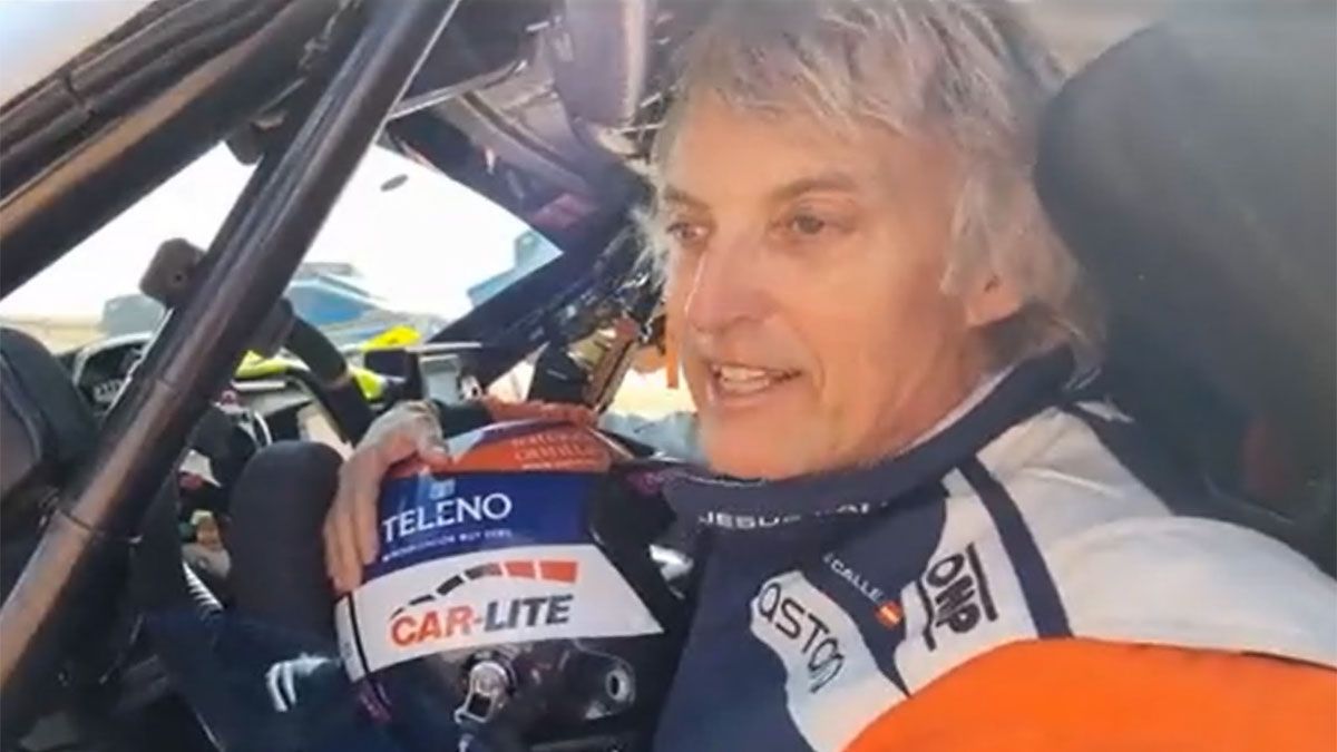 Calleja, dentro de su coche durante una etapa del Dakar. | L.N.C.