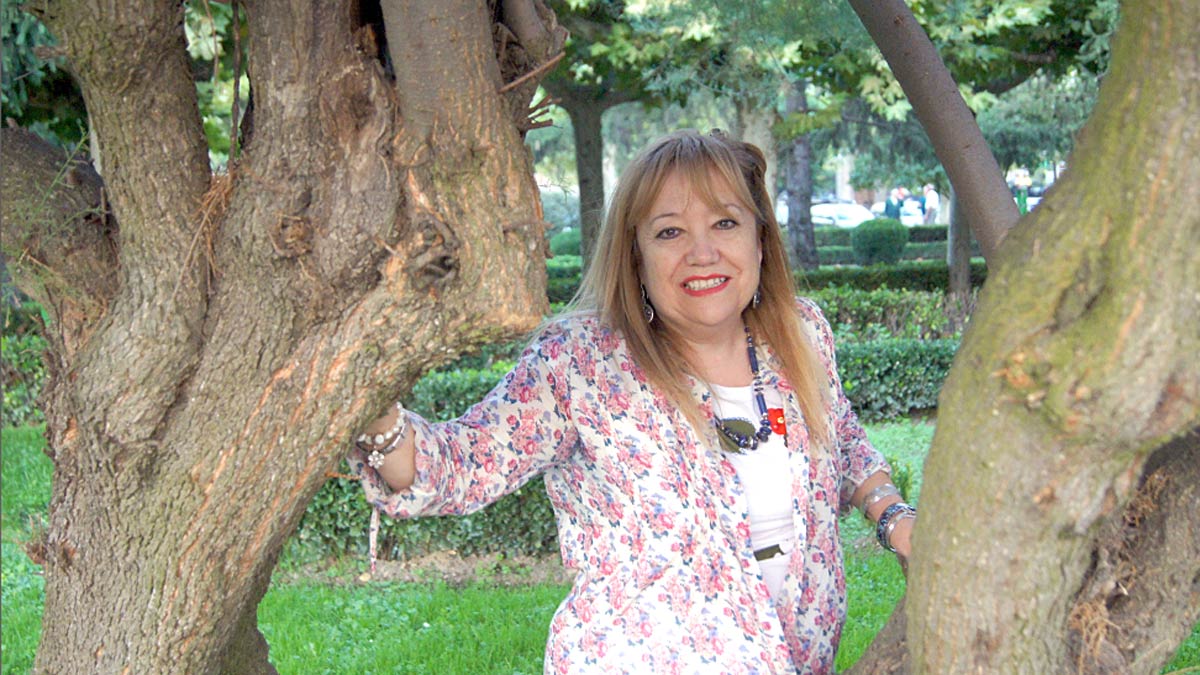 La poeta y escritora Carmen Busmayor, coautora junto con Mestre de ‘Enumeración’ que se presenta en León y Fabero.