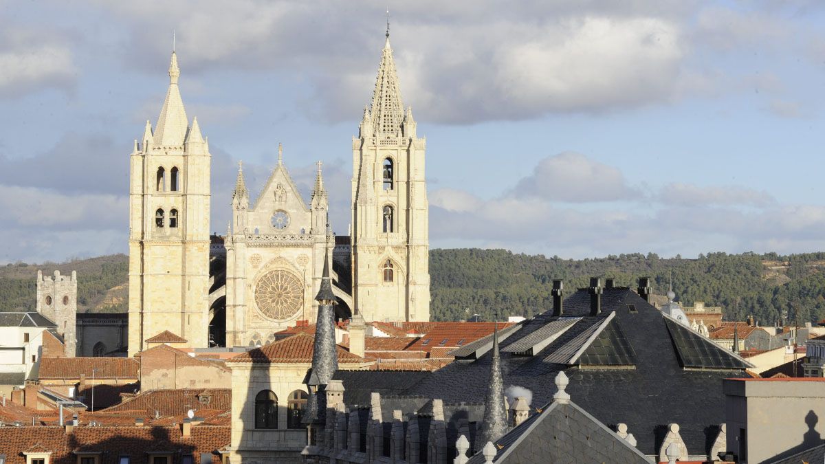 Vista de la Catedral de León. | SAÚL ARÉN