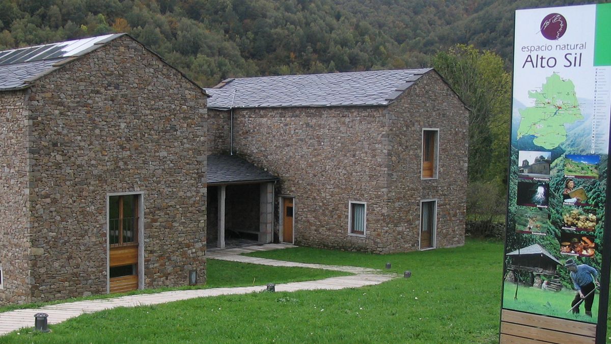 Exterior del Centro de Interpretación del Alto Sil, en Caboalles de Arriba. | L.N.C.