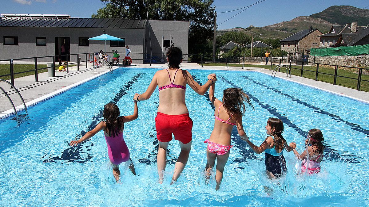 Nuevas piscinas de San Emiliano de Babia. | ICAL