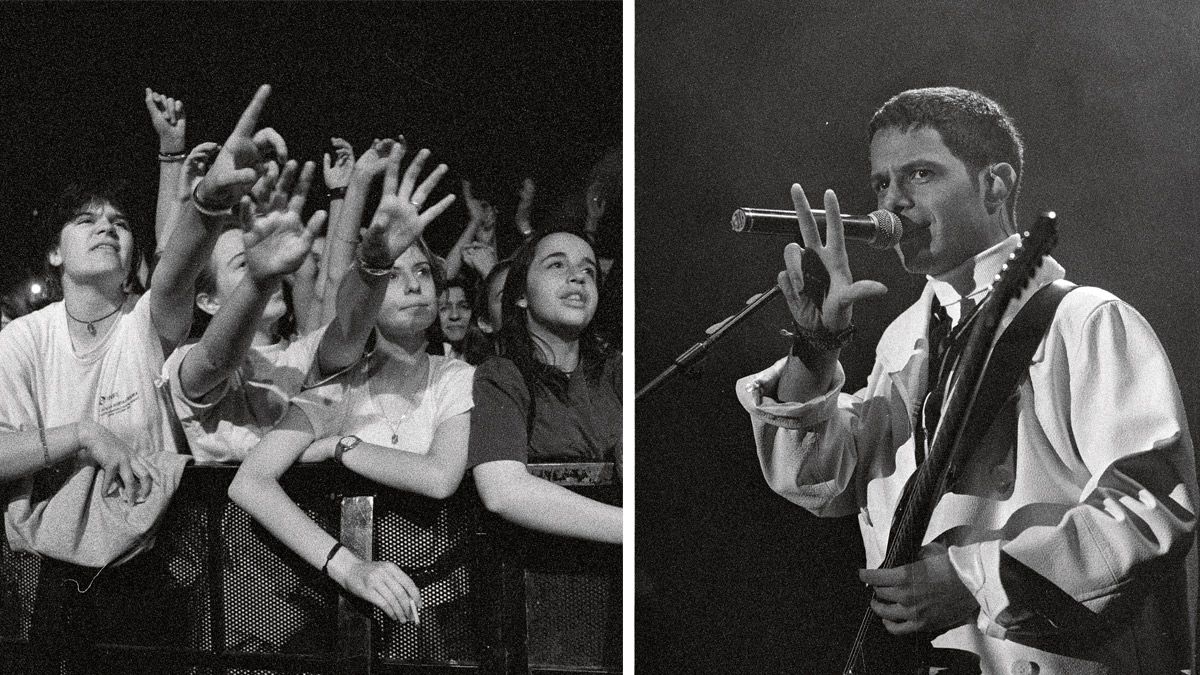 La histeria fue colectiva entre las asistentes al concierto. A la derecha, un joven Alejandro Sanz, durante su concierto en León. | MAURICIO PEÑA