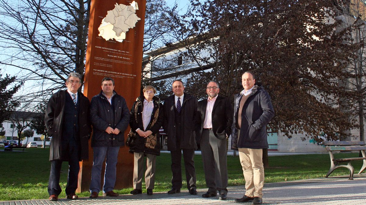 Seis de los siete presidentes de la historia del Consejo, en un reciente encuentro en Ponferrada. | C.S. (Ical)