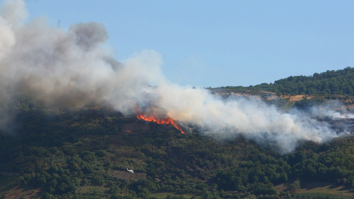El incendio de Corullón ha sido declarado de nivel 1 por la Junta. | César Sánchez (Ical)