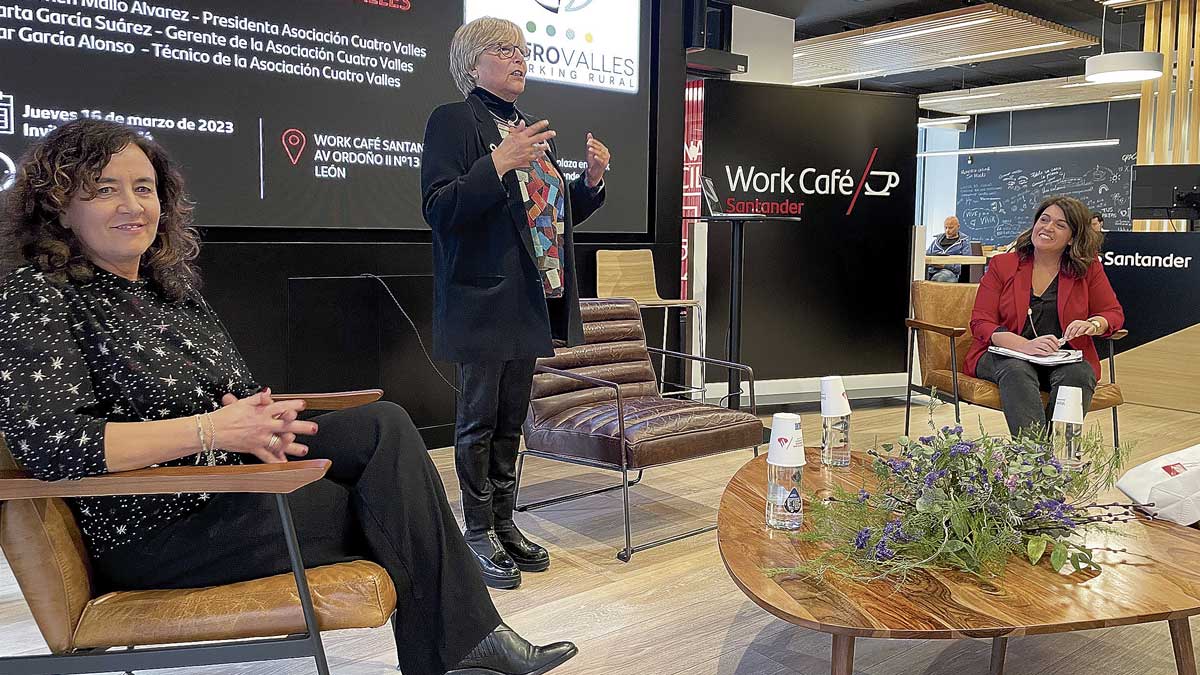 Mar García,Maricarmen Mallo y Marta García, ayer, durante la presentación. | L.N.C.