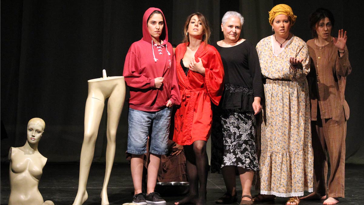 Una parte del elenco artístico de ‘Sweet Jane’ que esta semana regresa al Teatro El Albéitar. | JUAN LUIS GARCÍA