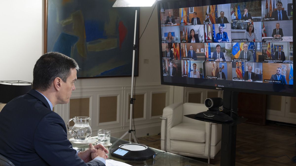 El presidente del Gobierno, Pedro Sánchez, durante una videoconferencia con sus homólogos autonómicos. | ICAL