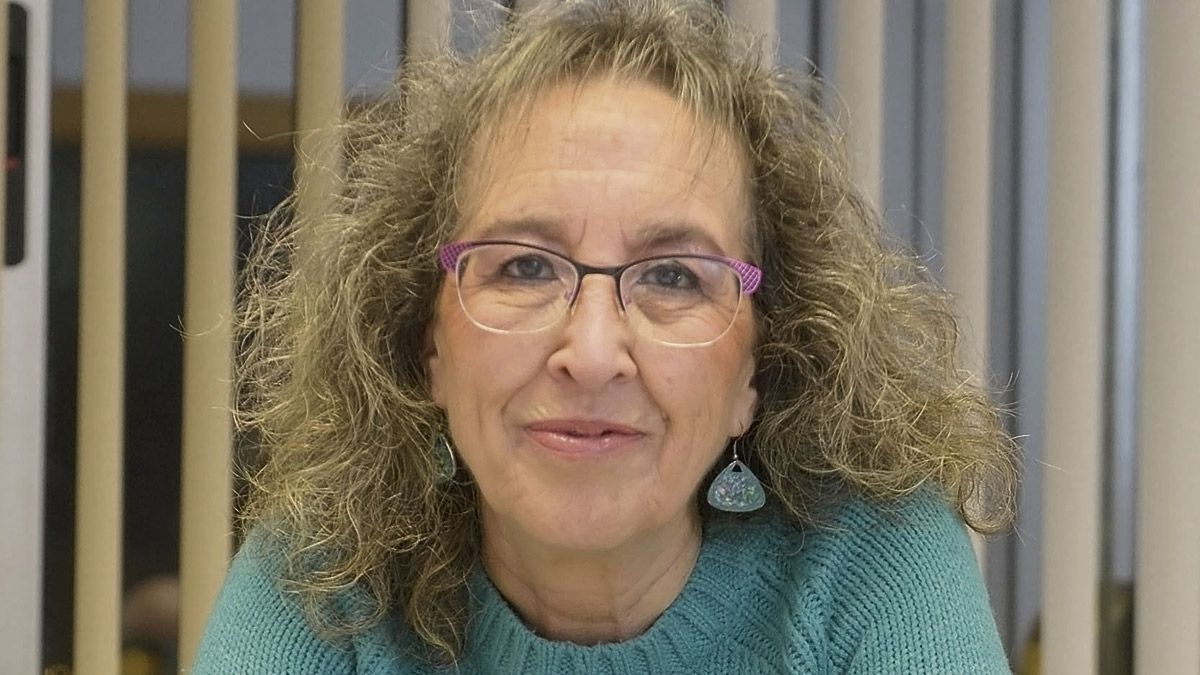 La periodista Esther Bajo es autora de 'Ven y Mira. Historia del Cine Club Universitario de León'. | MAURICIO PEÑA
