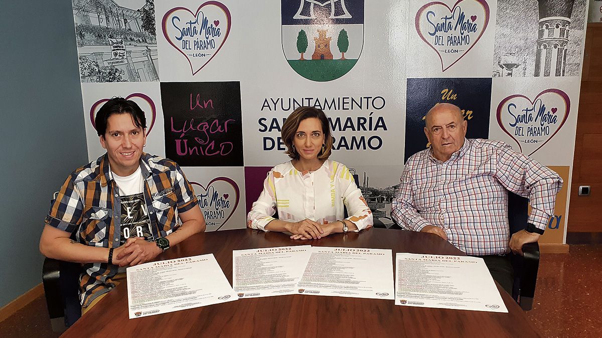 Omar Sabaria, Alicia Gallego y Julio Tolón presentando las actividades. | L.N.C.