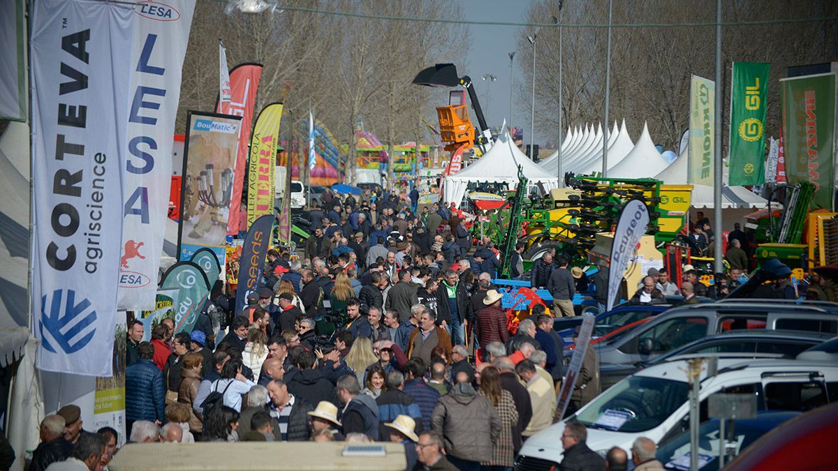 La Feria de Febrero es una de las citas más multitudinarias en el calendario de Valencia de Don Juan. | MAURICIO PEÑA
