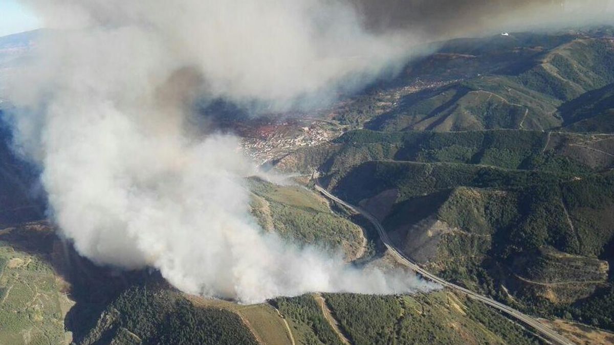 Imagen de archivo de un fuego en bosques de Villafranca del Bierzo. | BRIF TABUYO