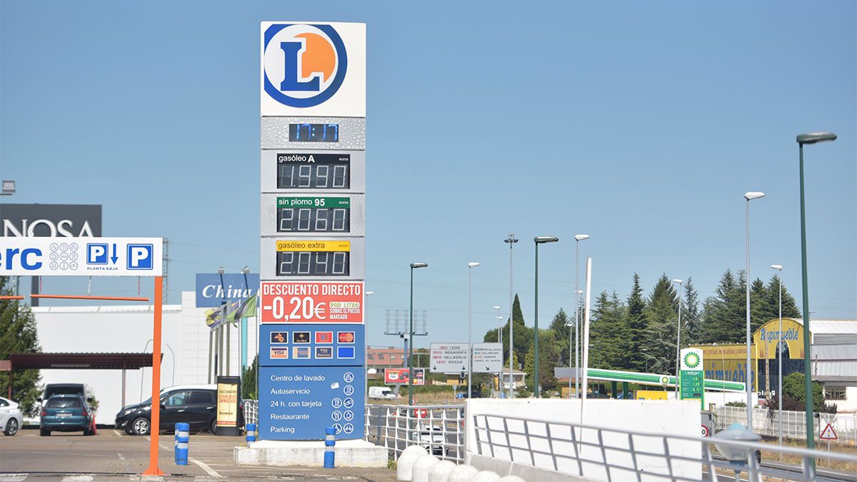 Solo una veintena de gasolineras tenían este jueves gasóleo por debajo de dos euros, ninguna la gasolina 95. | SAÚL ARÉN