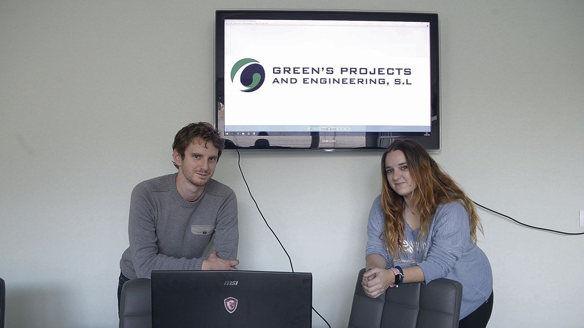 David Sánchez Verde y Carla Sánchez Verde son los responsables de Green’s Projects and Engineering, ubicada en el número 2 de la calle Unicef. | MAURICIO PEÑA