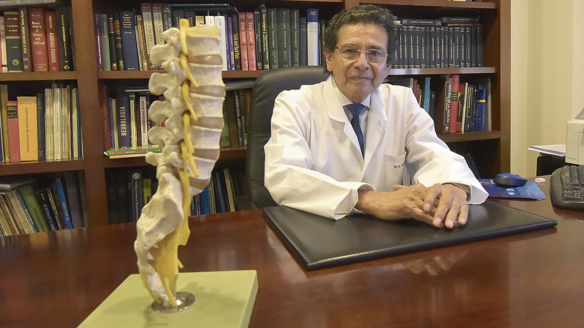 El prestigioso neurocirujano José Cosamalón, presidente de la Fundación Leonesa Proneurociencias. | SAÚL ARÉN