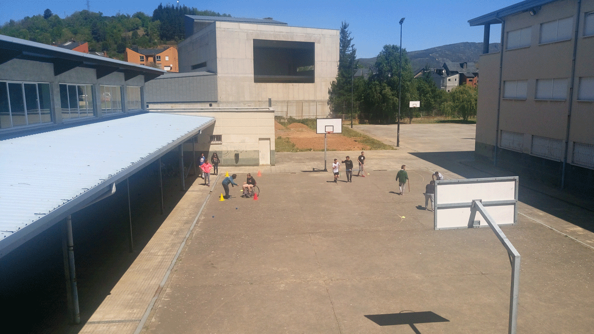 Imagen de actividad deportiva en una imagen del IES La Gándara de toreno. IES LA GÁNDARA