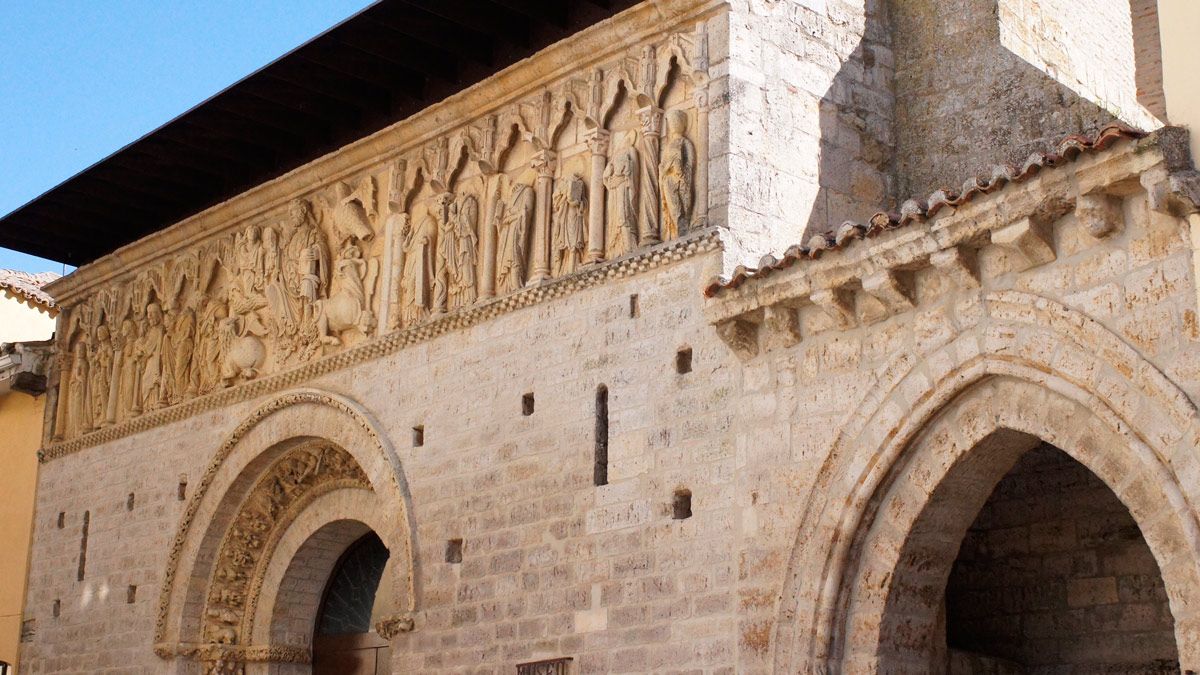Fachada de la iglesia de Santiago en Carrión de los Condes. | L.N.C.