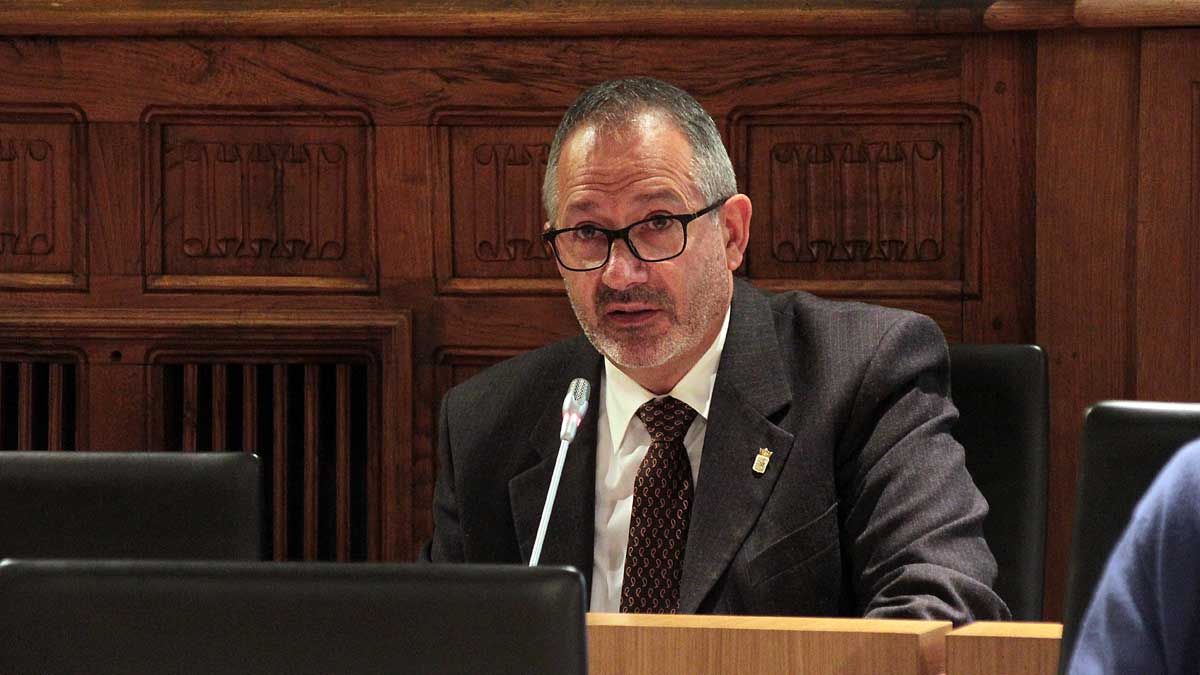 Joaquín Llamas durante su intervención en el pleno de este miércoles. | ICAL