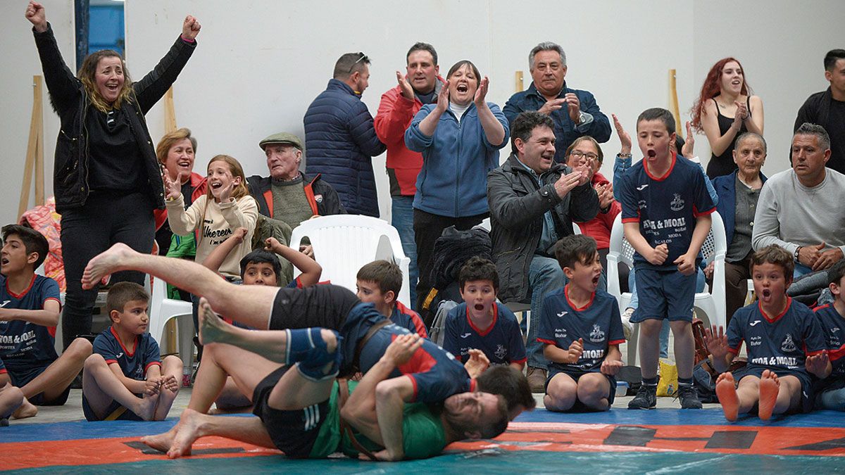 Montaña del Porma es el actual campeón de la Liga por Equipos al haber ganado una edición de 2019 que estuvo cargada de emoción hasta el final. :: MAURICIO PEÑA