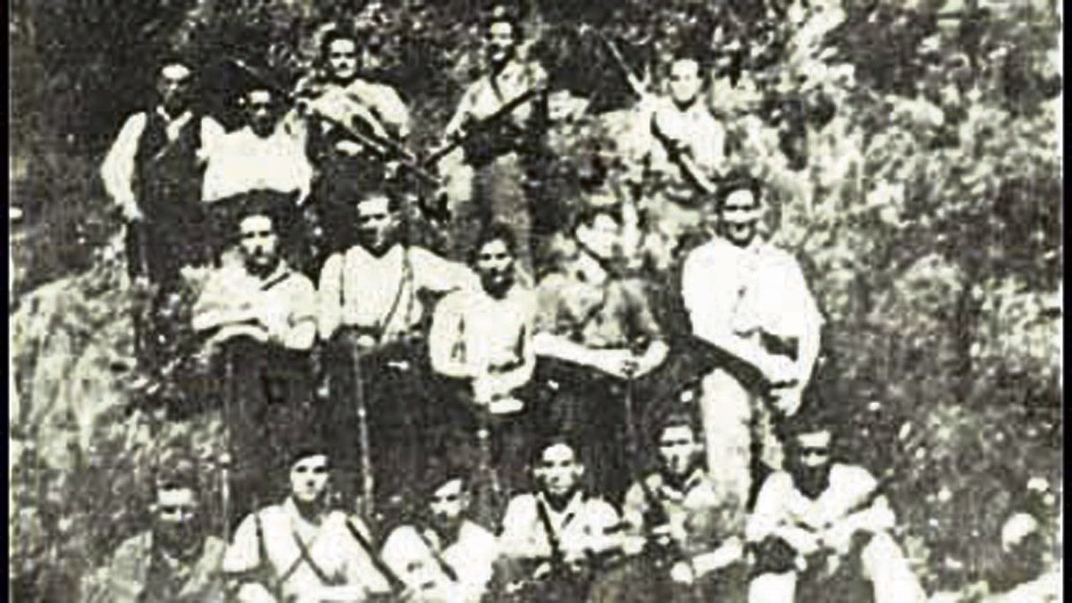 Histórica foto de la creación de la guerrilla galaico leonesa en los montes de Ferradilo en 1942.