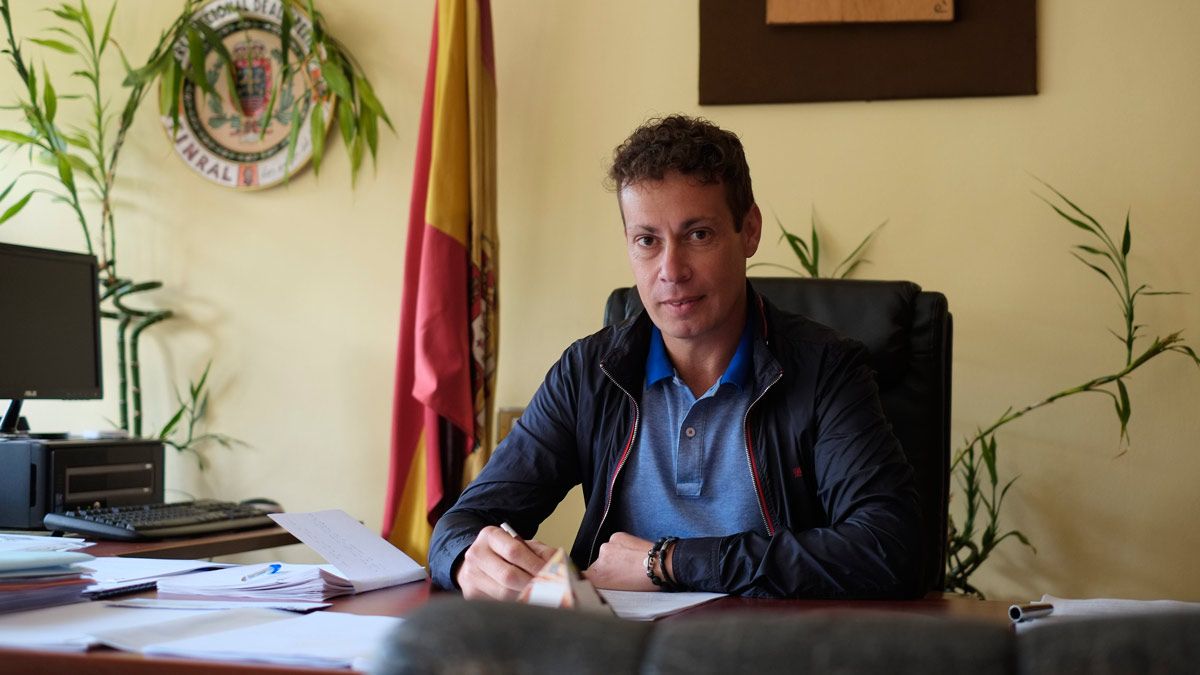 En la imagen, Mario Rivas López, alcalde de Villablino. | DANIEL MARTÍN