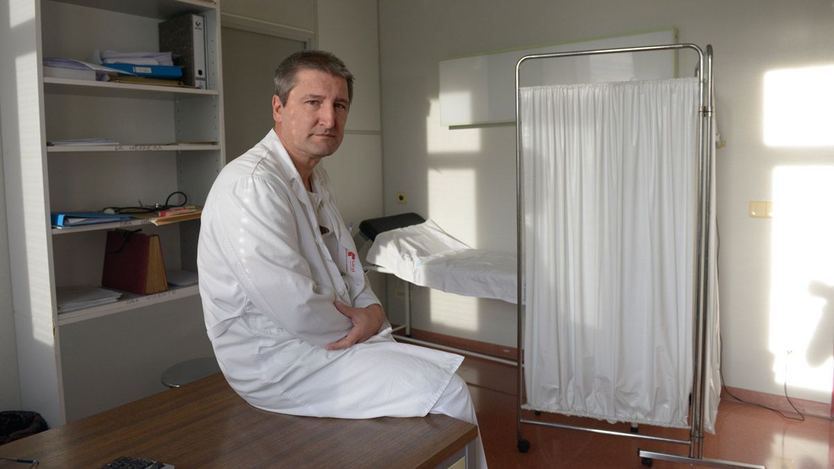 El doctor José Antonio Herrera de Medicina lnterna del Hospital León | MAURICIO PEÑA