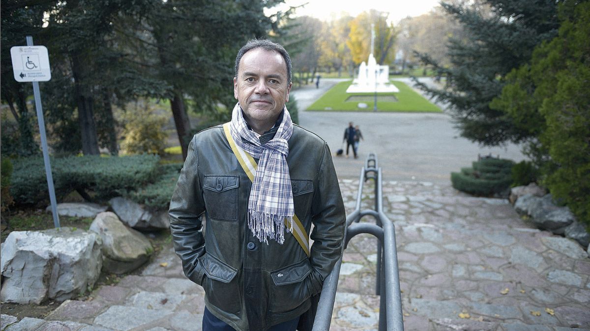 El escritor vasco afincado en León, Miguel Paz Cabanas, presentará el 23 de septiembre su nuevo libro de relatos. | MAURICIO PEÑA