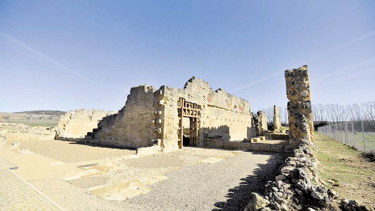 Restos del monasterio de San Pedro en una imagen de archivo | Saúl Arén