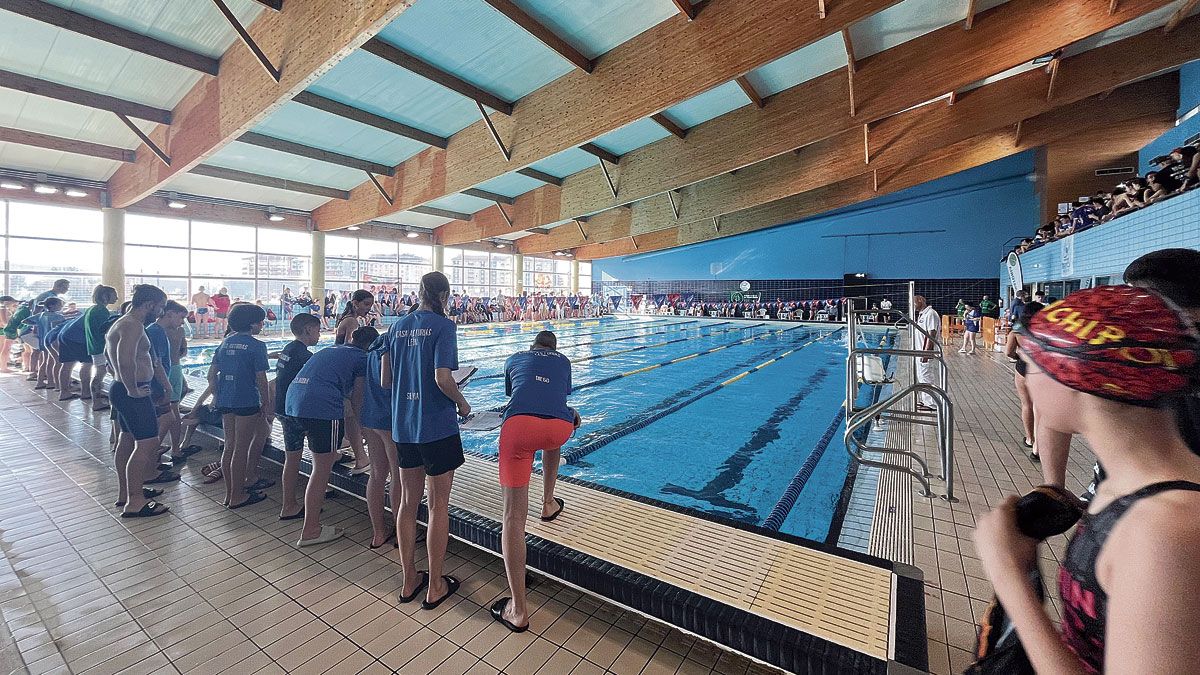 Las piscinas de La Palomera registraron un ambiente espectacular dado el alto número de participantes. | SAÚL ARÉN