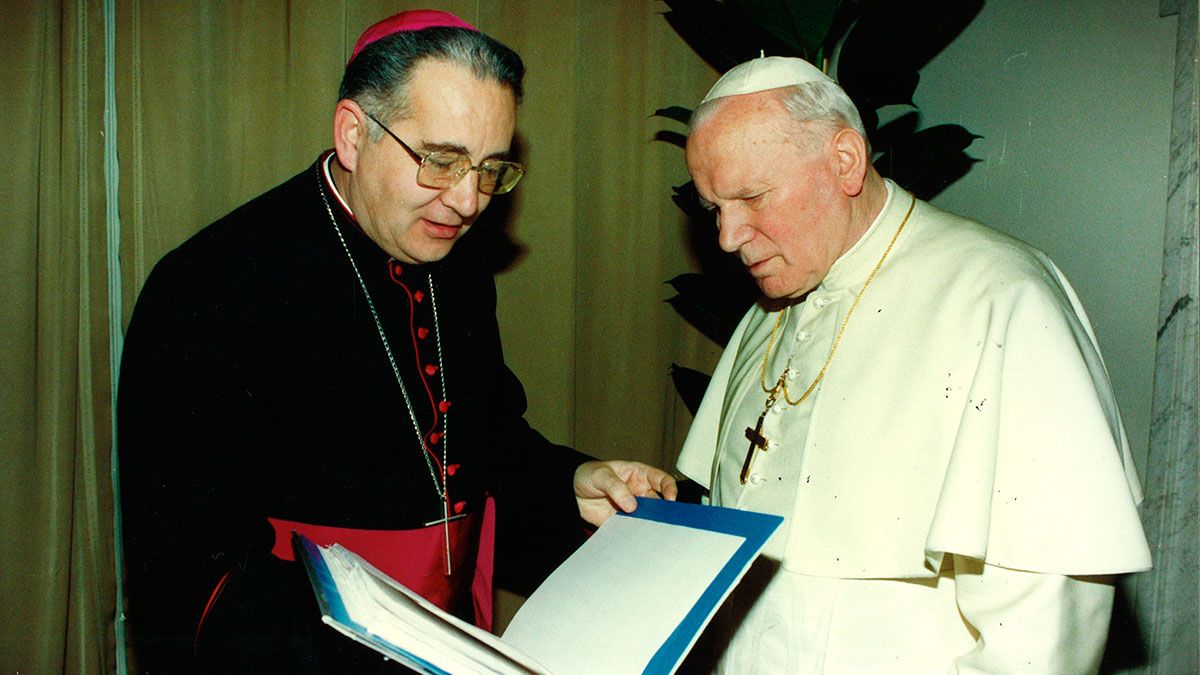 El obispo de León, Julián López, con el Papa Juan Pablo II. | L.N.C.