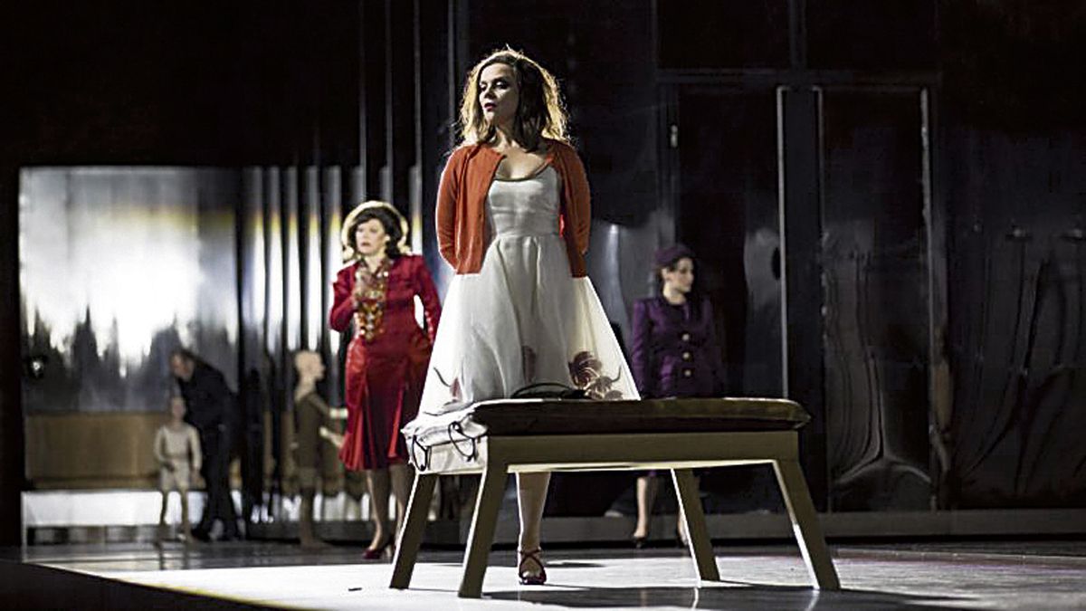 Asmik Grigorian y Ausrine Stundyte en la representación de ‘Elektra’ en Salzburgo. | L.N.C.