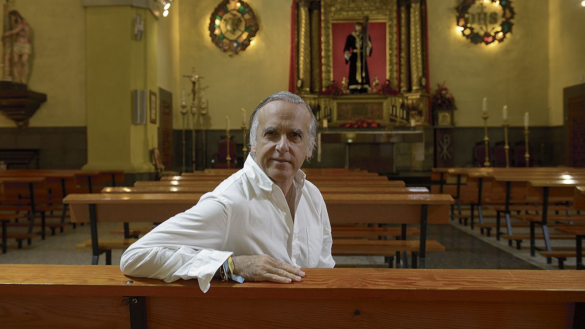 Paco Arango, en la iglesia de Santa Nonia. | MAURICIO PEÑA