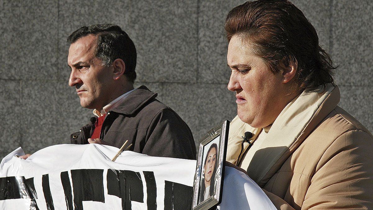 En 2006 los padres de Rocío se manifestaban en los Juzgados para pedir agilidad, han pasado 13 años. | ICAL
