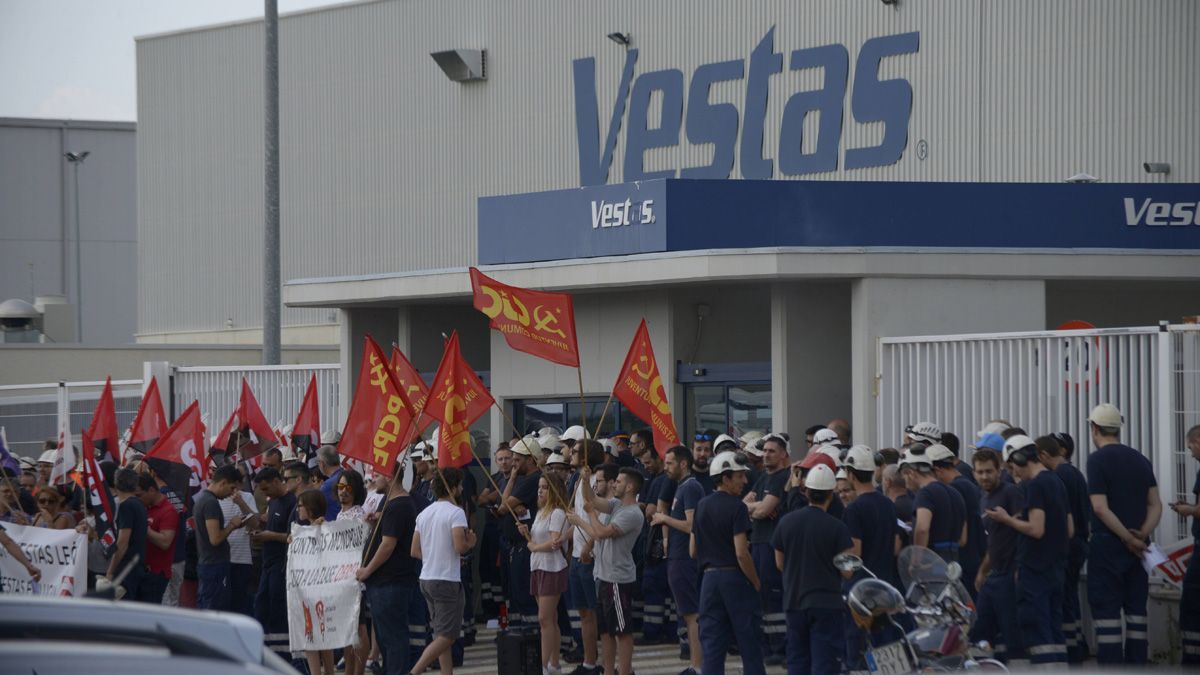 El 28 de junio del año pasado los trabajadores de Vestas realizaron el primer parón ante el anuncio del cierre de líneas y las amenazas de cierre. | MAURICIO PEÑA