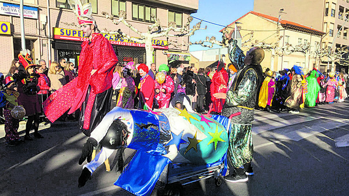 El desfile de ‘Piñata’ recibirá a más de 1.600 participantes. | P. FERRERO